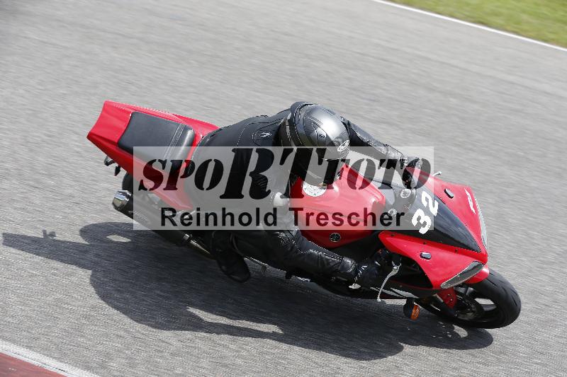 /Archiv-2024/29 12.06.2024 MOTO.CH Track Day ADR/Gruppe gelb/32